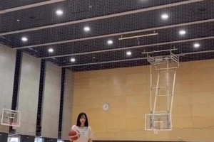 还会这个？日本女演员辻井穗乃果晒出自己打篮球的视频！